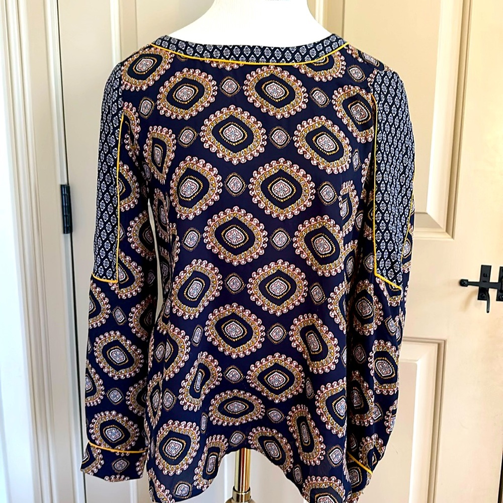 Premise Studio women’s long sleeve top